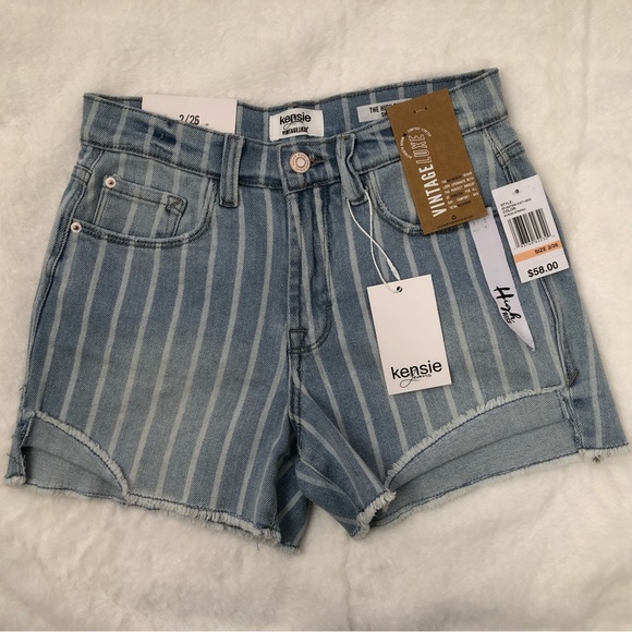 Kensie Pants - KENSIE JEANS VINTAGE LUXE NWT THE HIGH RISE SHORT SIZE 2/26 STRIPED DENIM